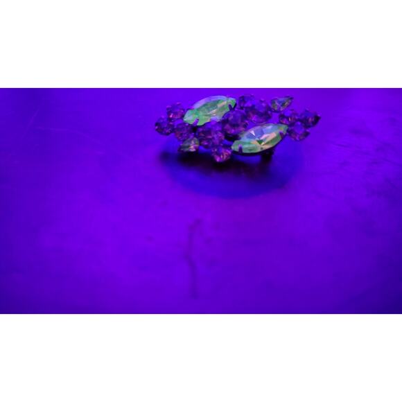 Beautiful Uranium Glass Brooch Vintage - Picture 4 of 8